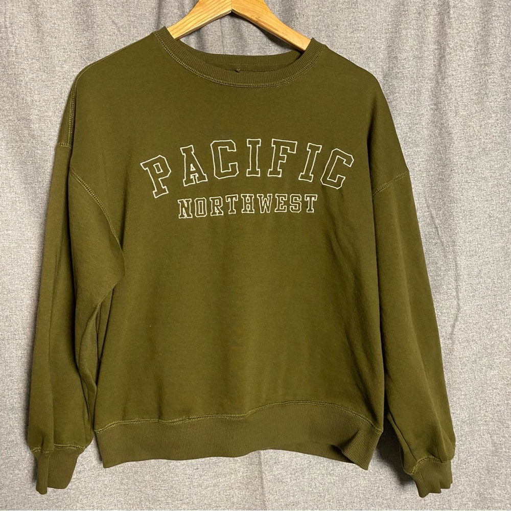 CLEARANCE Womens Crew Neck Long Sleeve Pacific Northwest Sweatshirt Small